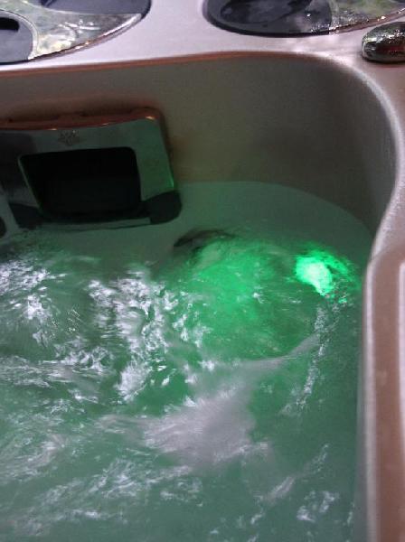 JACUZZI