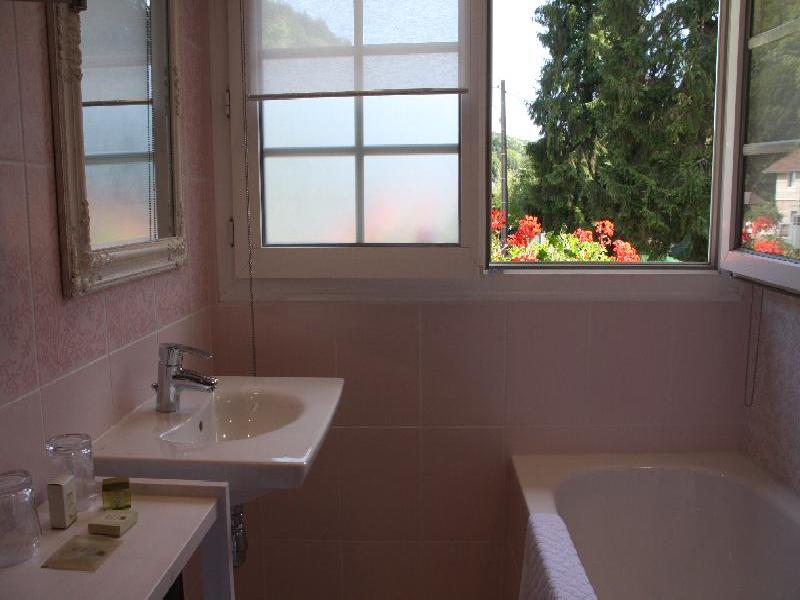 VUE  SDB  CHAMBRE ROSE