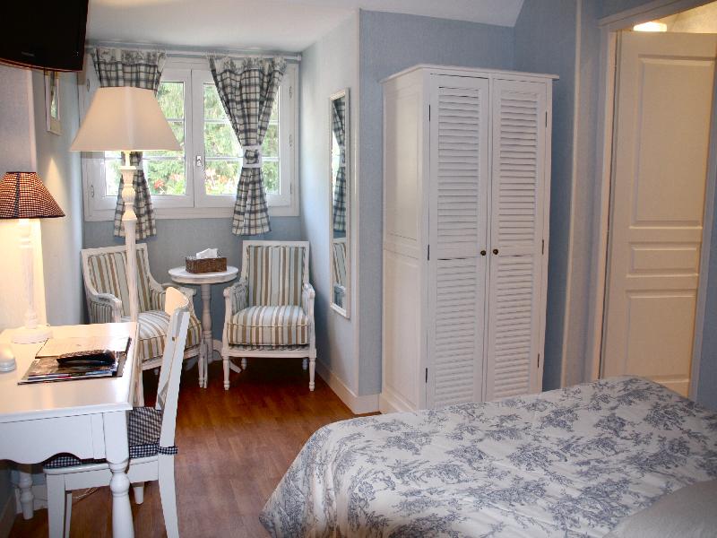 CHAMBRE  BLEU