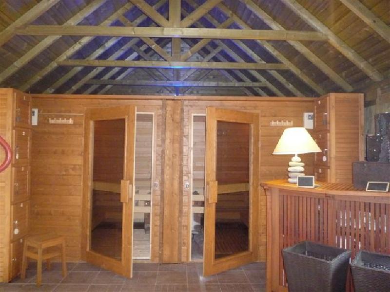 SAUNA  SEC  ET  HUMIDE