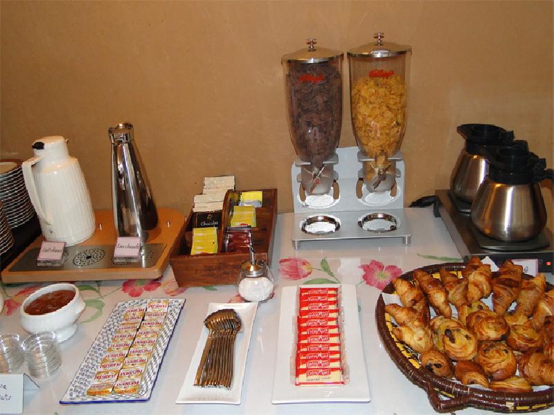 Petit d&eacute;jeuner l&eacute;ger et vari&eacute;s
