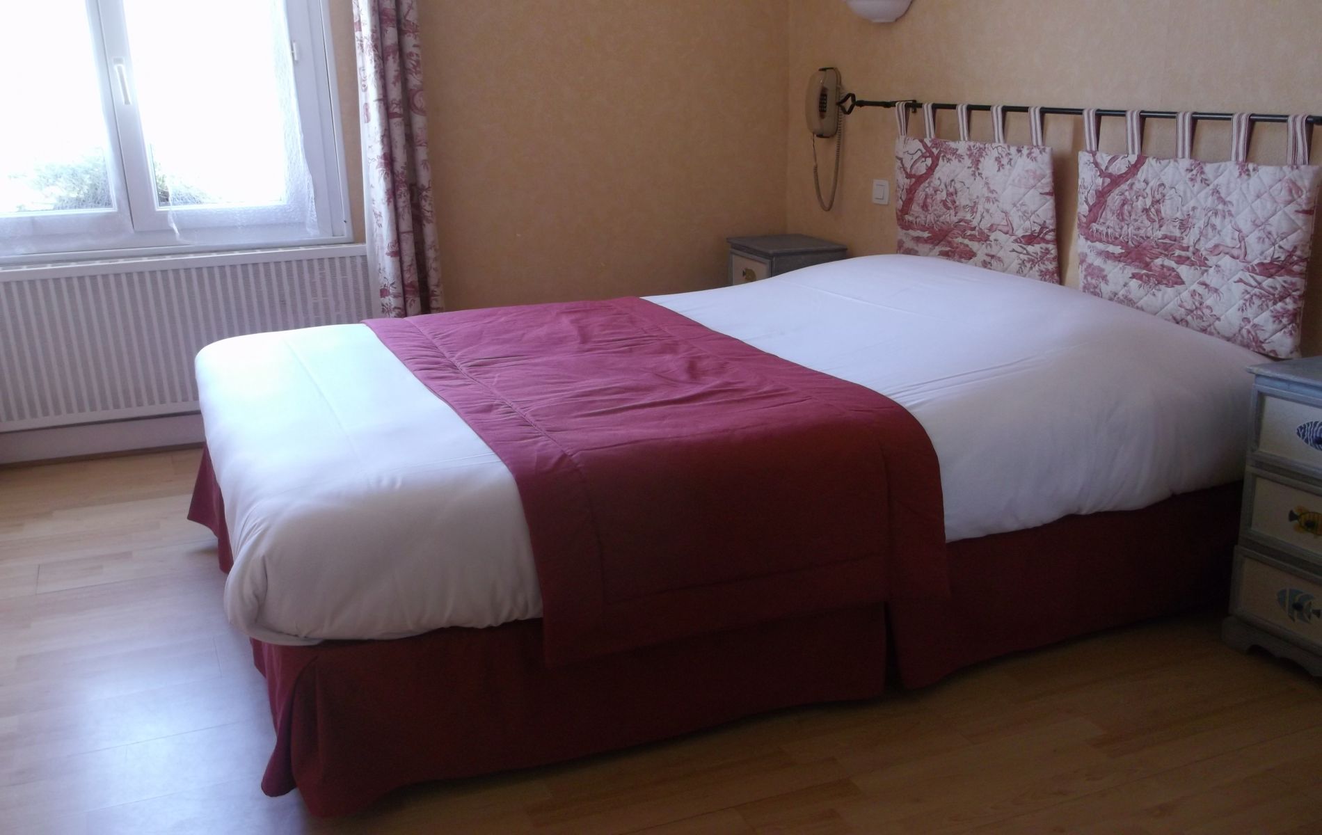 chambre triple de l'hotel saint martin pont l'eveque