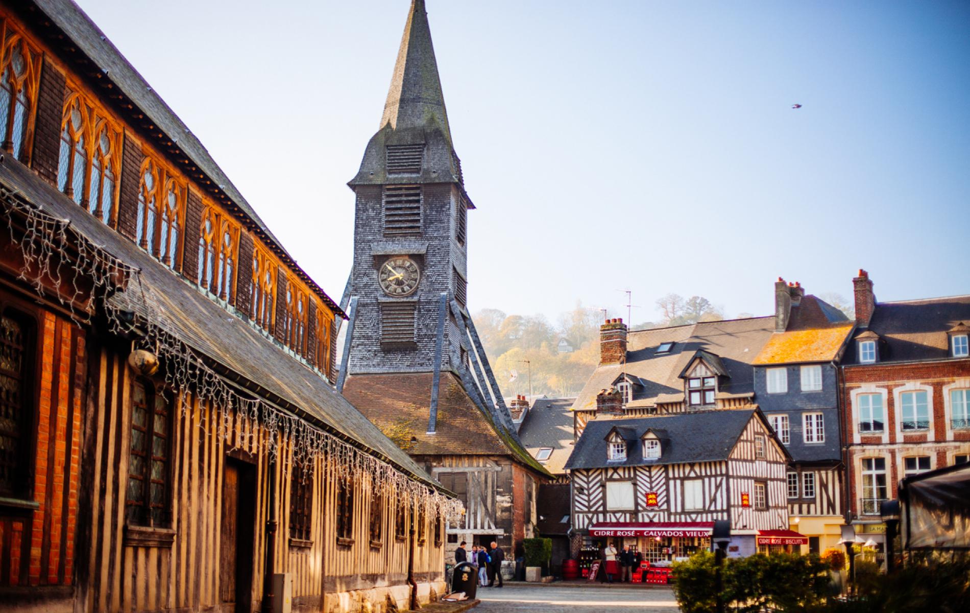 Visit Honfleur and its districts
