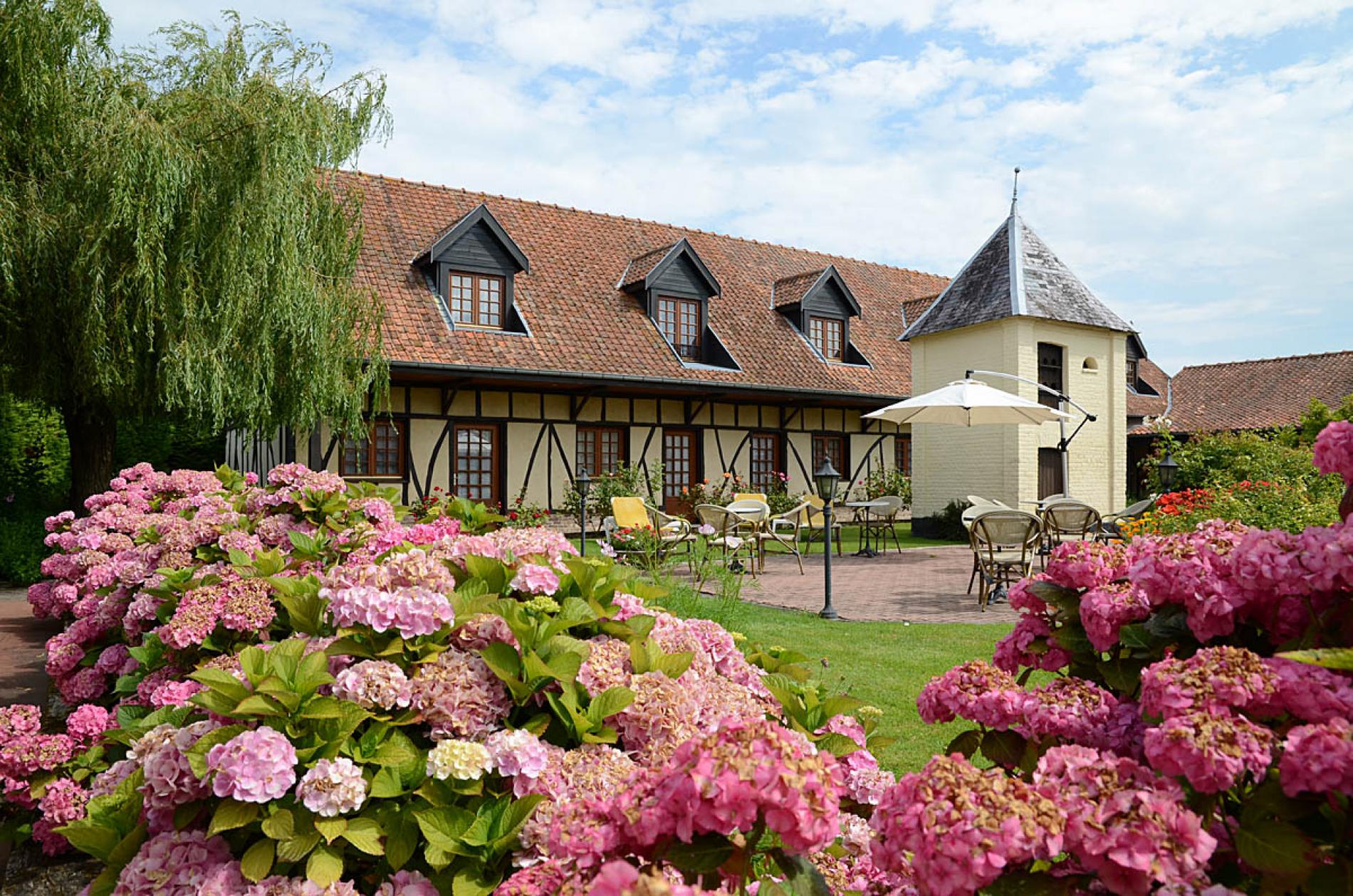 The hotel restaurant le Fiacre is temporarily closed for renovation works