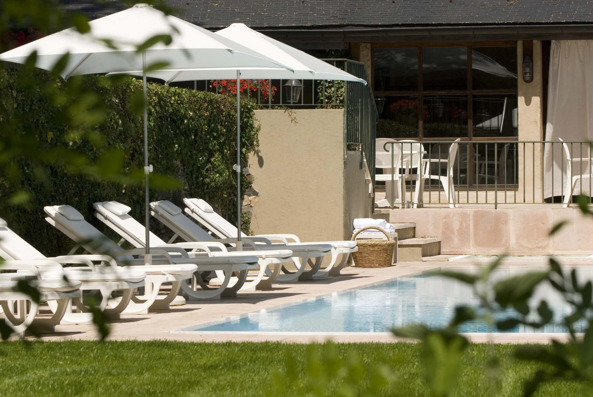 ∞ Chateau Hôtel en Savoie entre Albertville et Chambéry Chateau de la Tour Du Puits