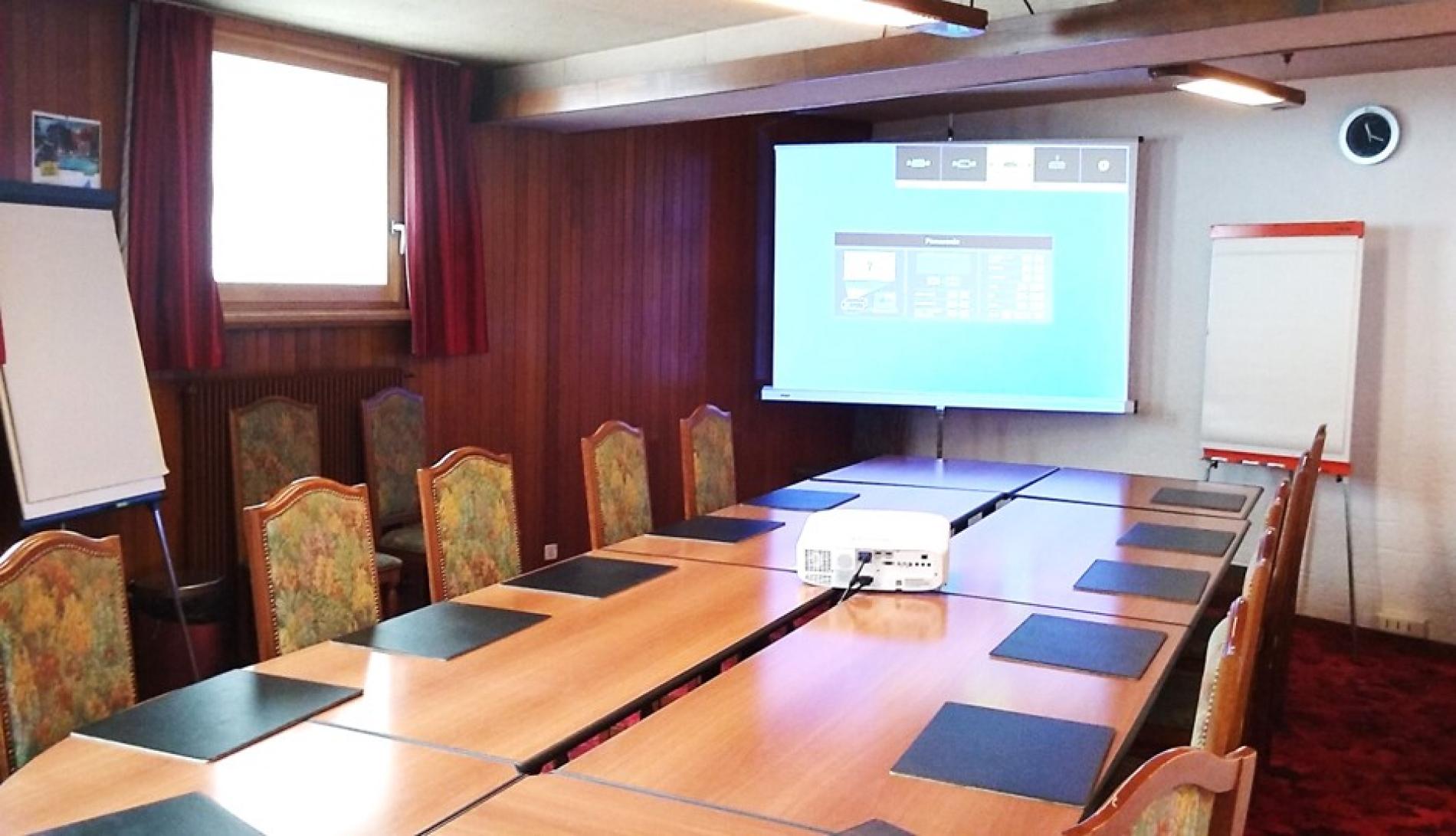 Salle de séminaire équipée