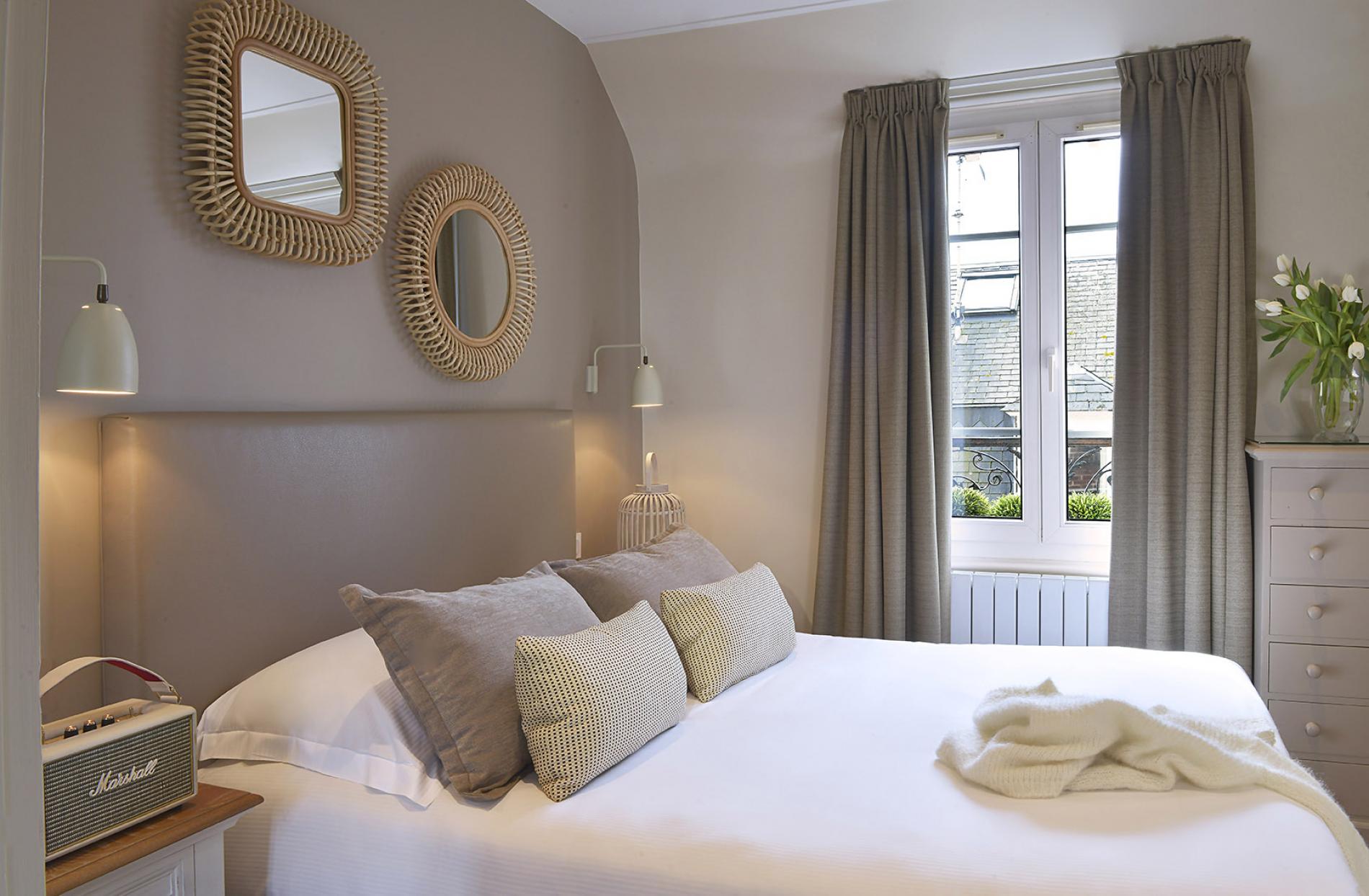 Hôtel Des Roches Noires Wikipédia