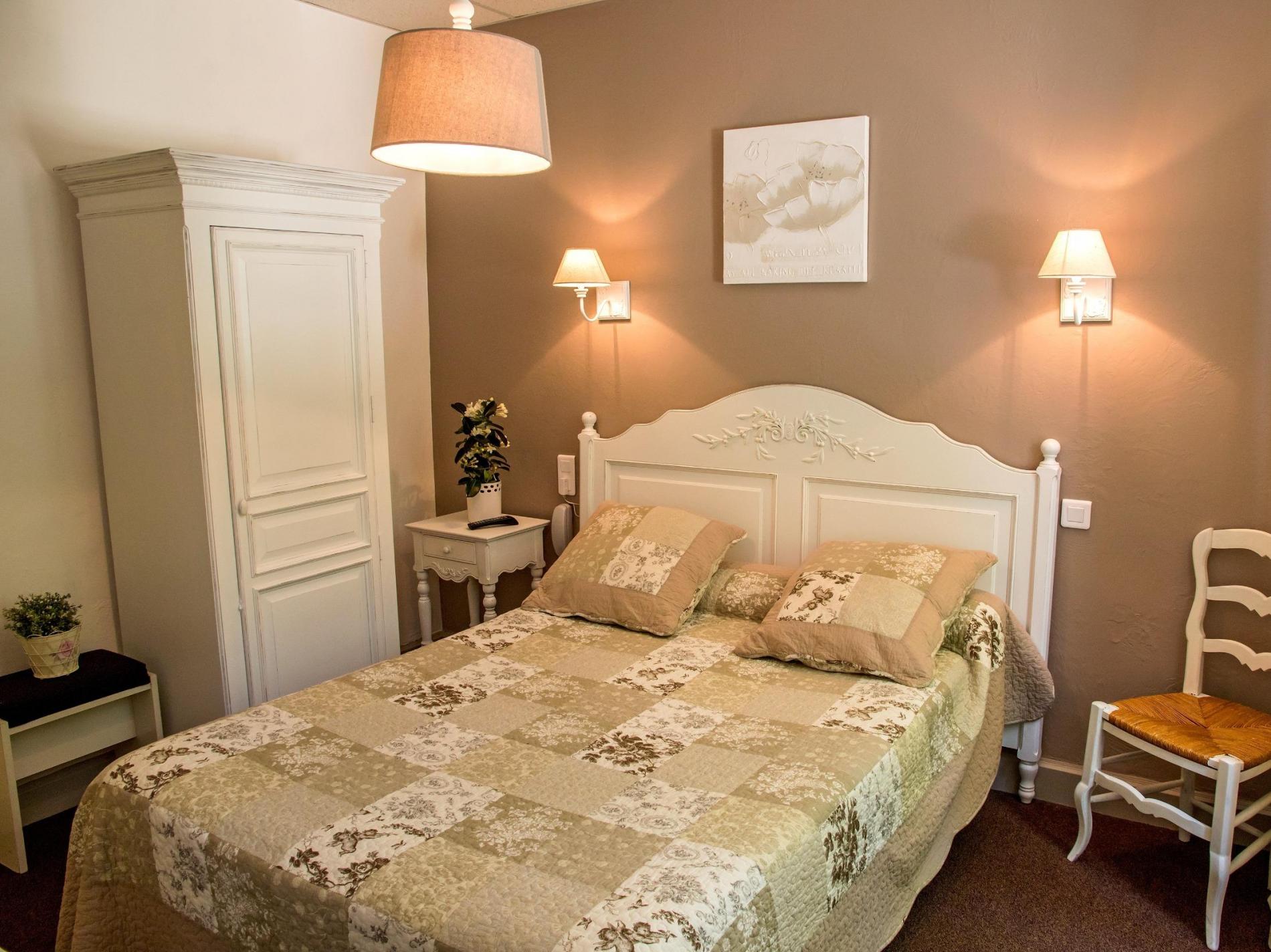 Logis Hôtel les Marronniers en Ardèche