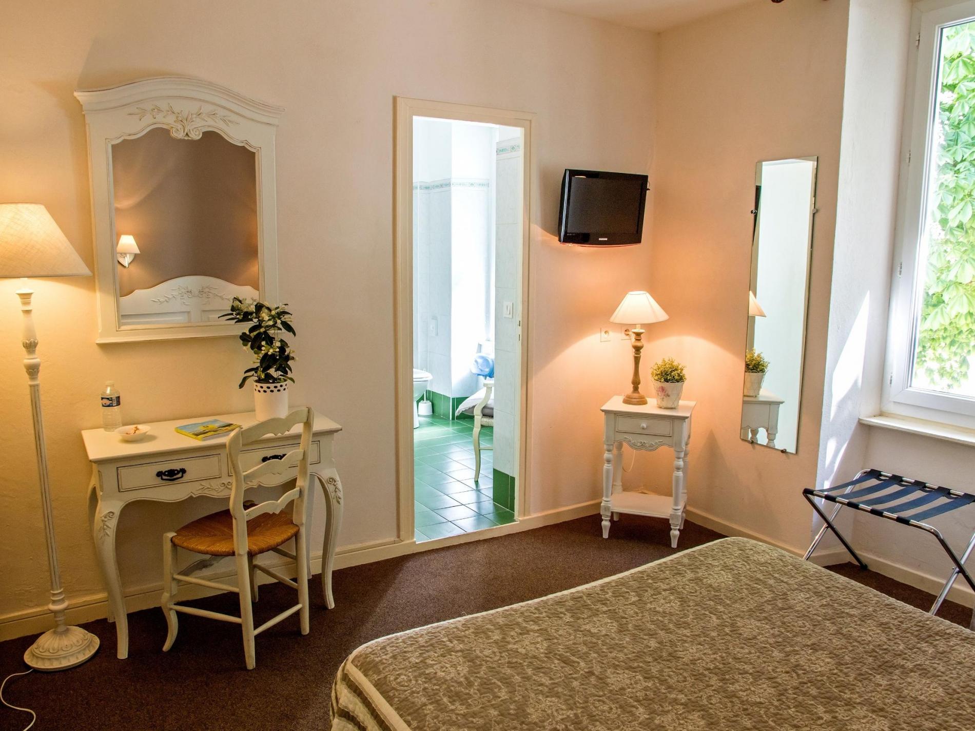Logis Hôtel les Marronniers en Ardèche