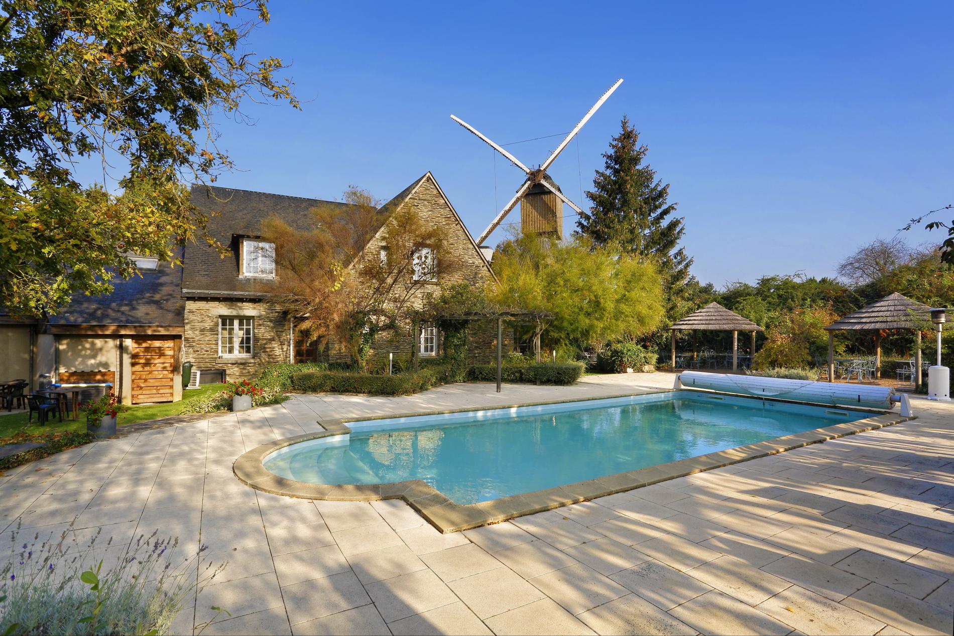 Domaine Du Moulin Cavier Hôtel Avec Piscine Spa Proche Dangers