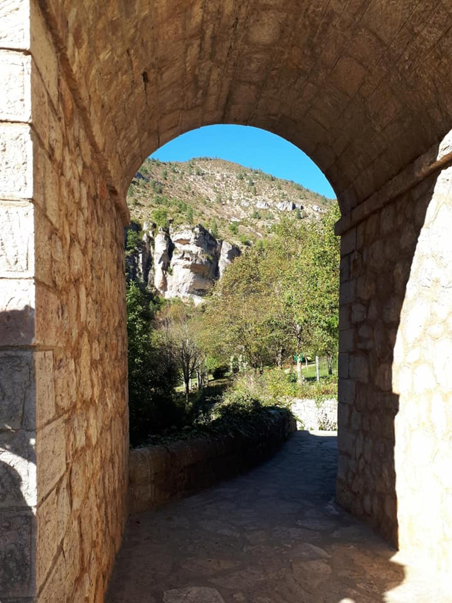 le village de saint chely du tarn