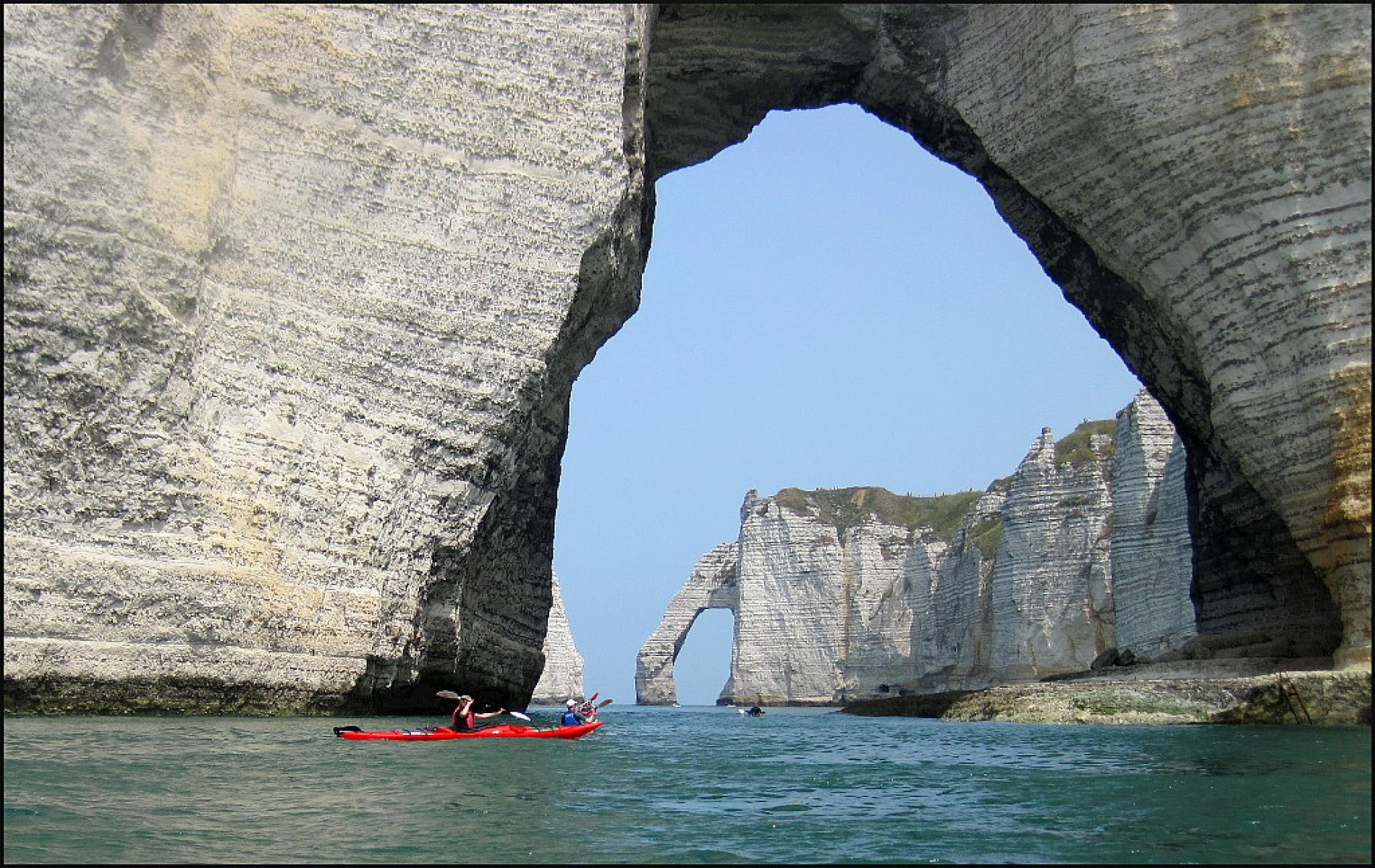 Découvrir la Normandie Découverte d'Etretat en kayak de mer