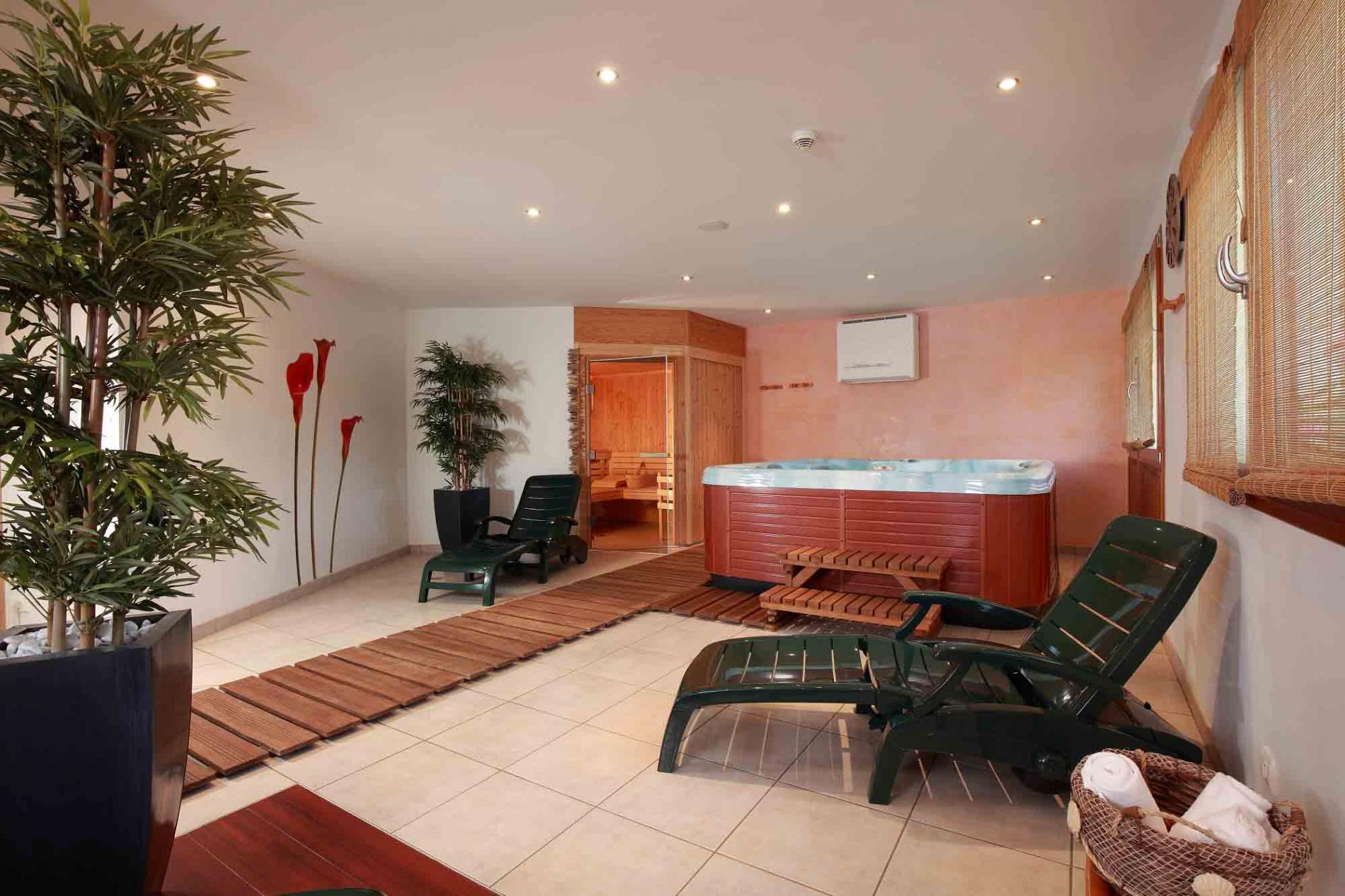 Hôtel & Spa, Sauna & Jacuzzi