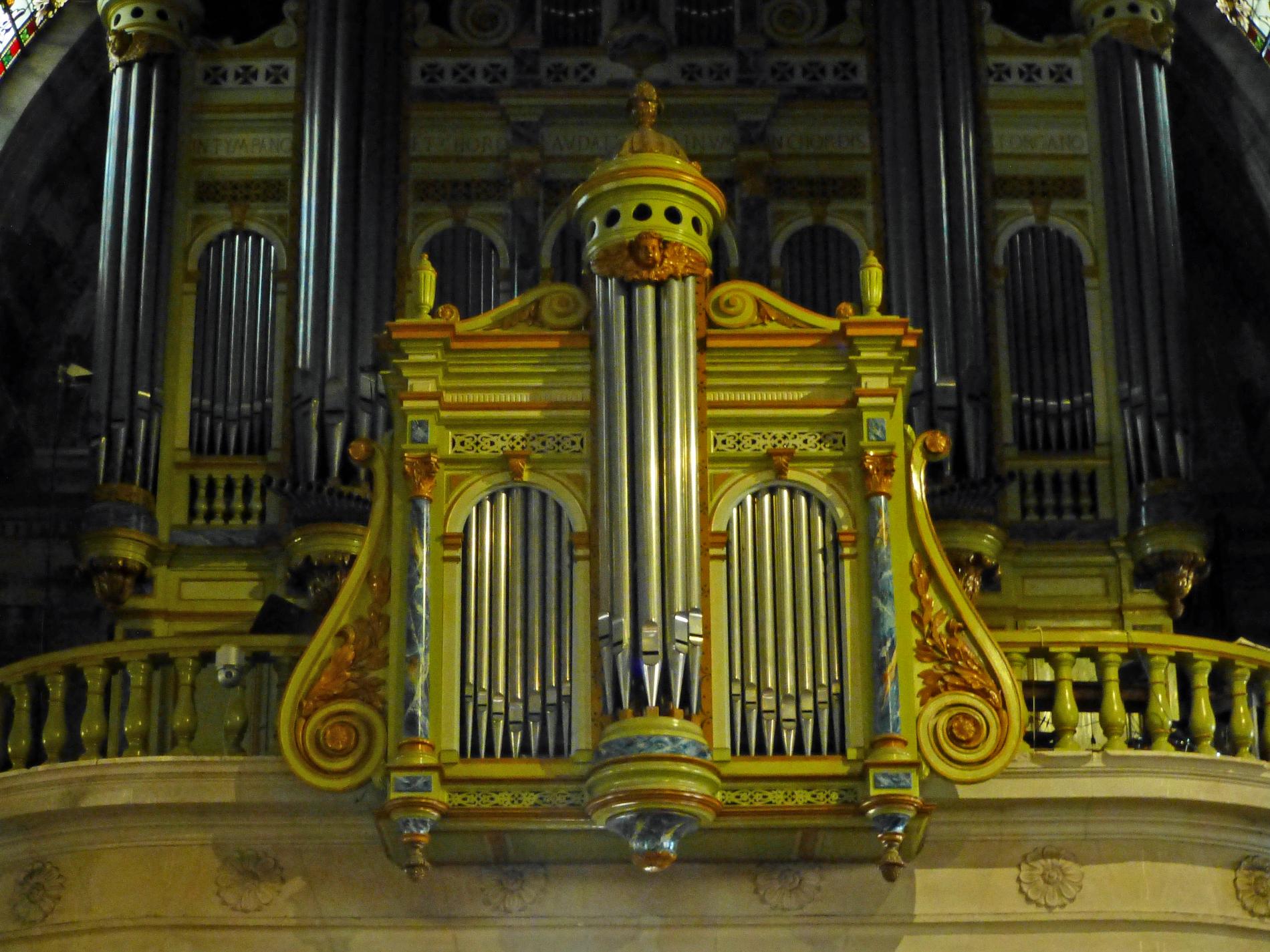 Église Catholique Collégiale Saint-Martin