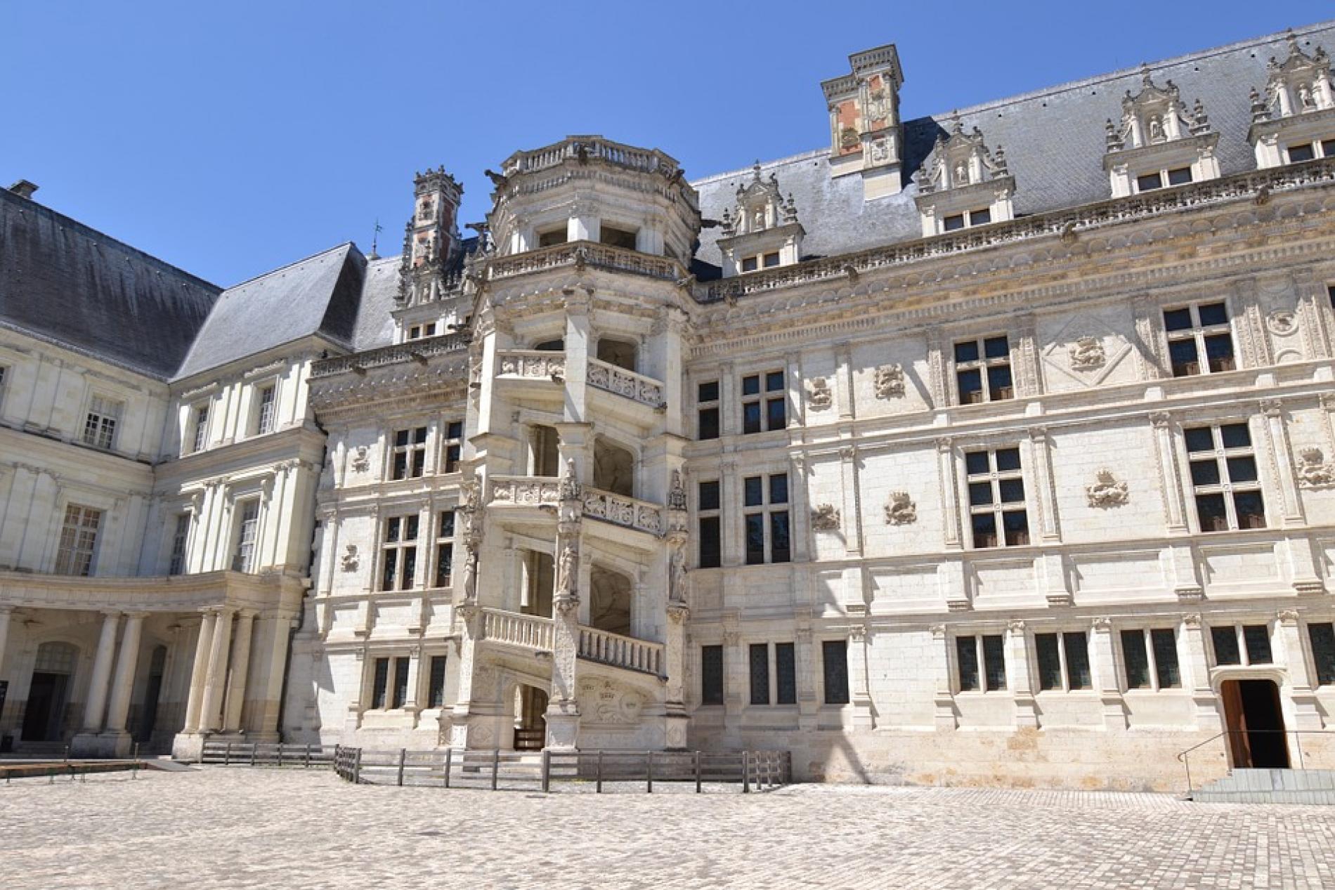 CHATEAU OF BLOIS