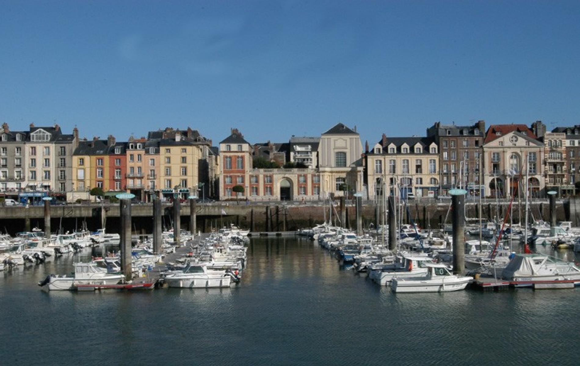 ∞ Hotel Dieppe Hotel Le Winsdor on the seafront in Dieppe
