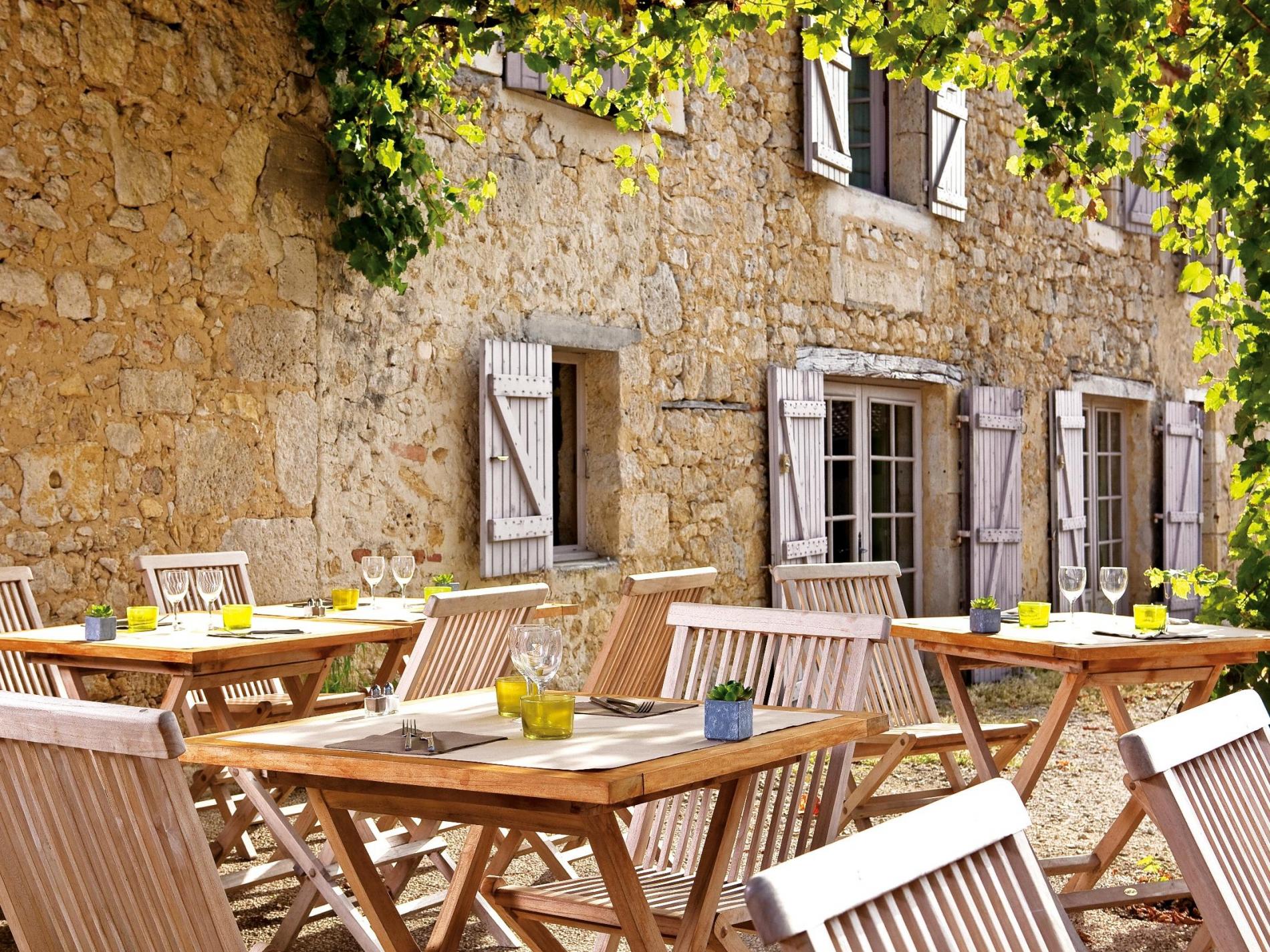 ∞ Hôtel Spa Restaurant Gers Hôtel Auberge de Larressingle