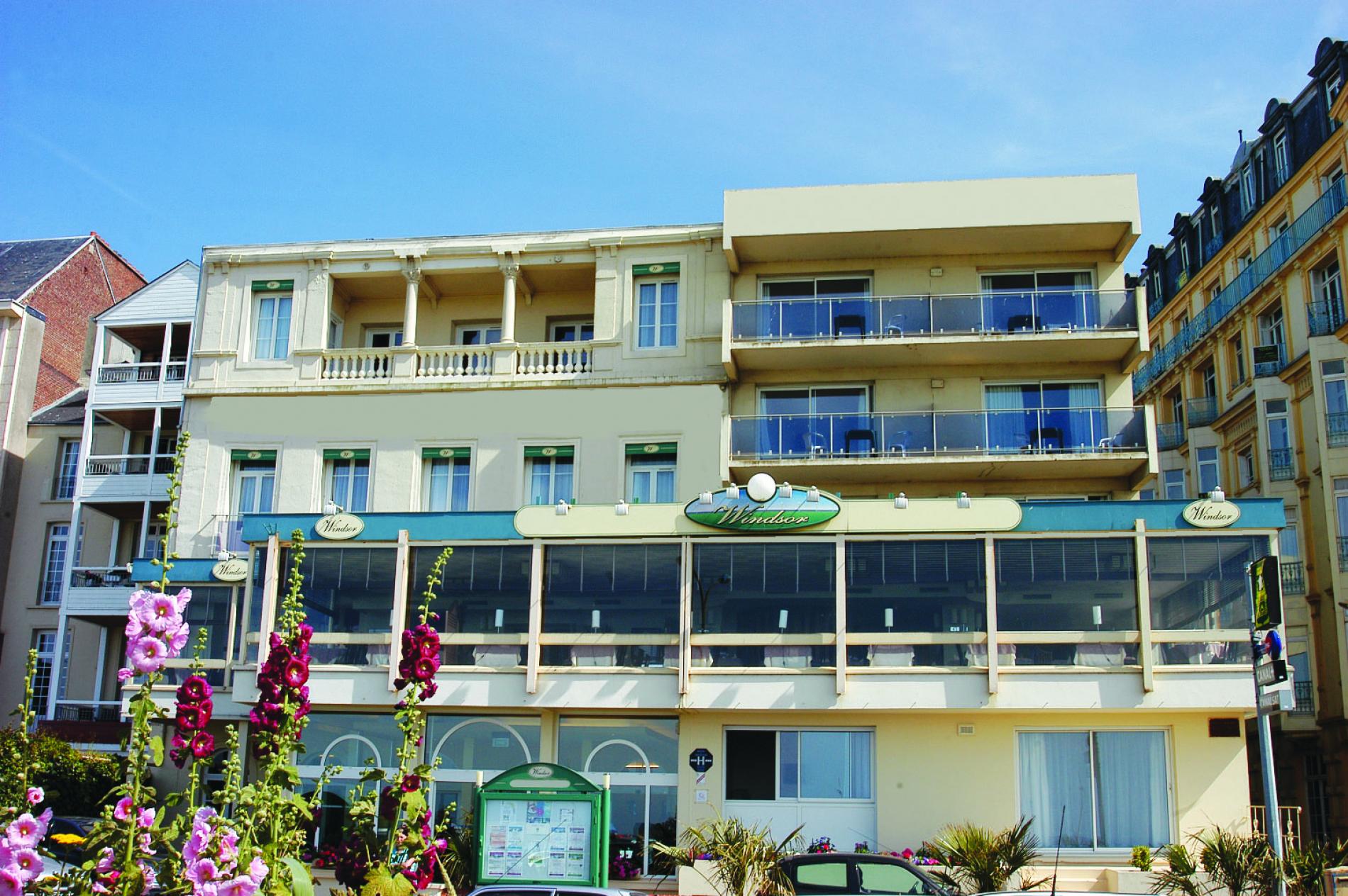 ∞ Hotel Dieppe Hotel Le Winsdor on the seafront in Dieppe