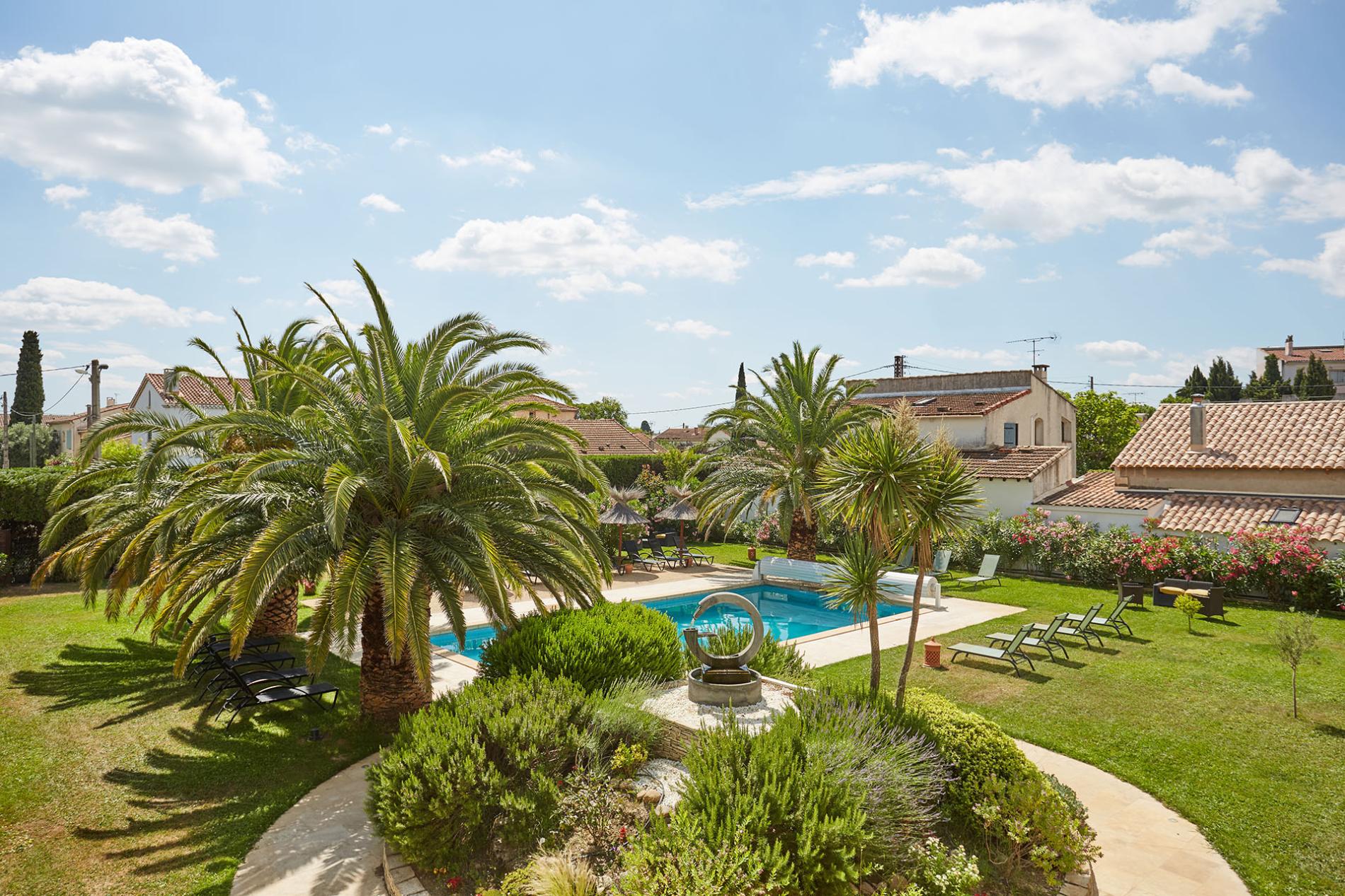 Hôtel de charme avec piscine au centre d'Arles