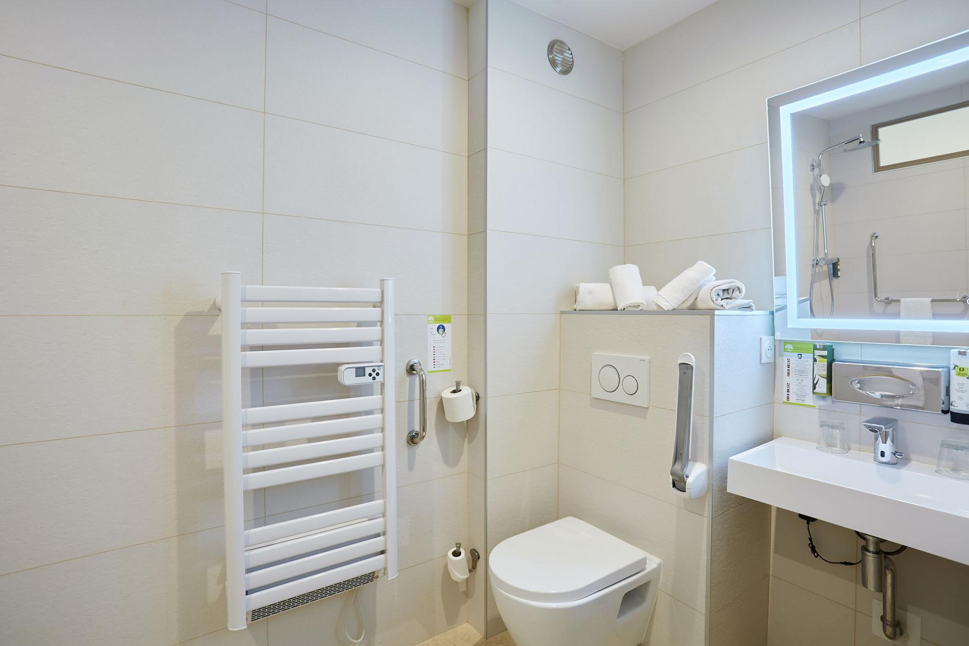Bathroom with shower -Diability access