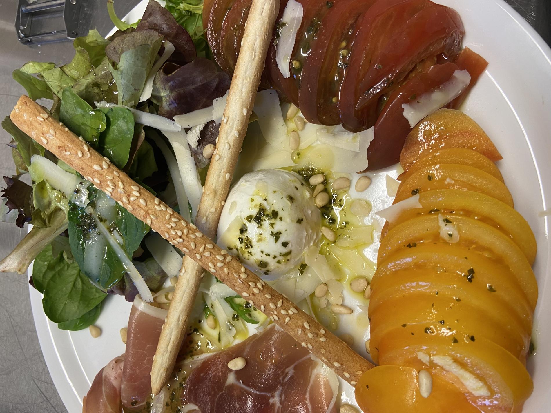 Pour vous mettre en appétit, savourez notre salade italienne