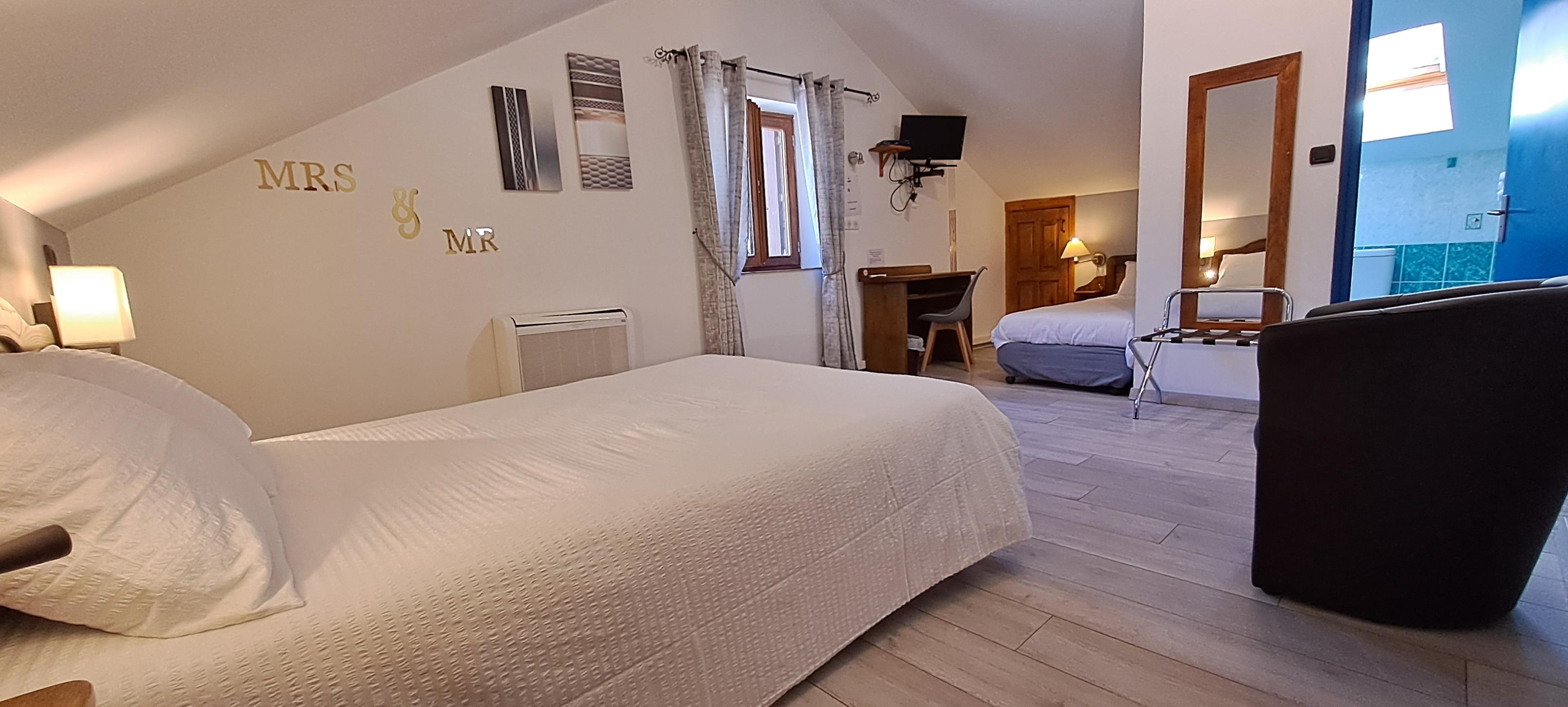 CHAMBRE FAMILIALE MAISON DE JASSIN