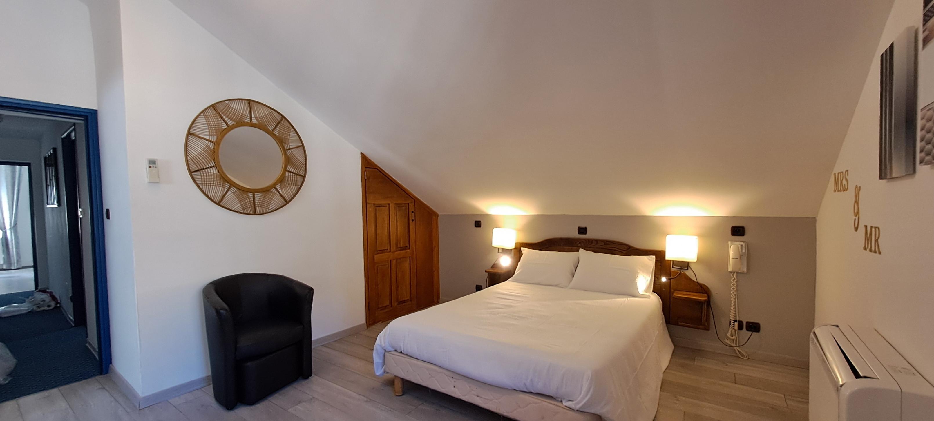 CHAMBRE FAMILIALE MAISON DE JASSIN