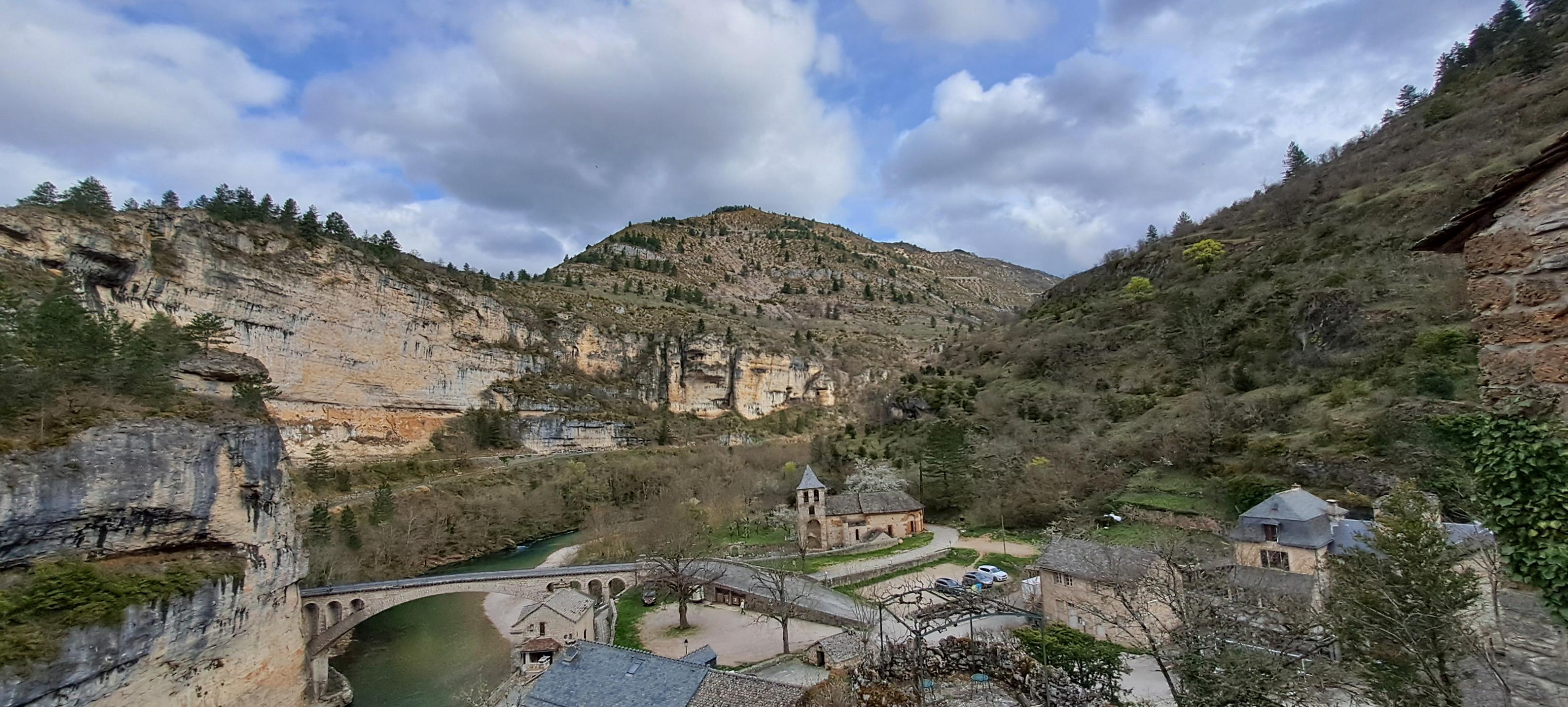 Near the <br>hotel Auberge de la Cascade