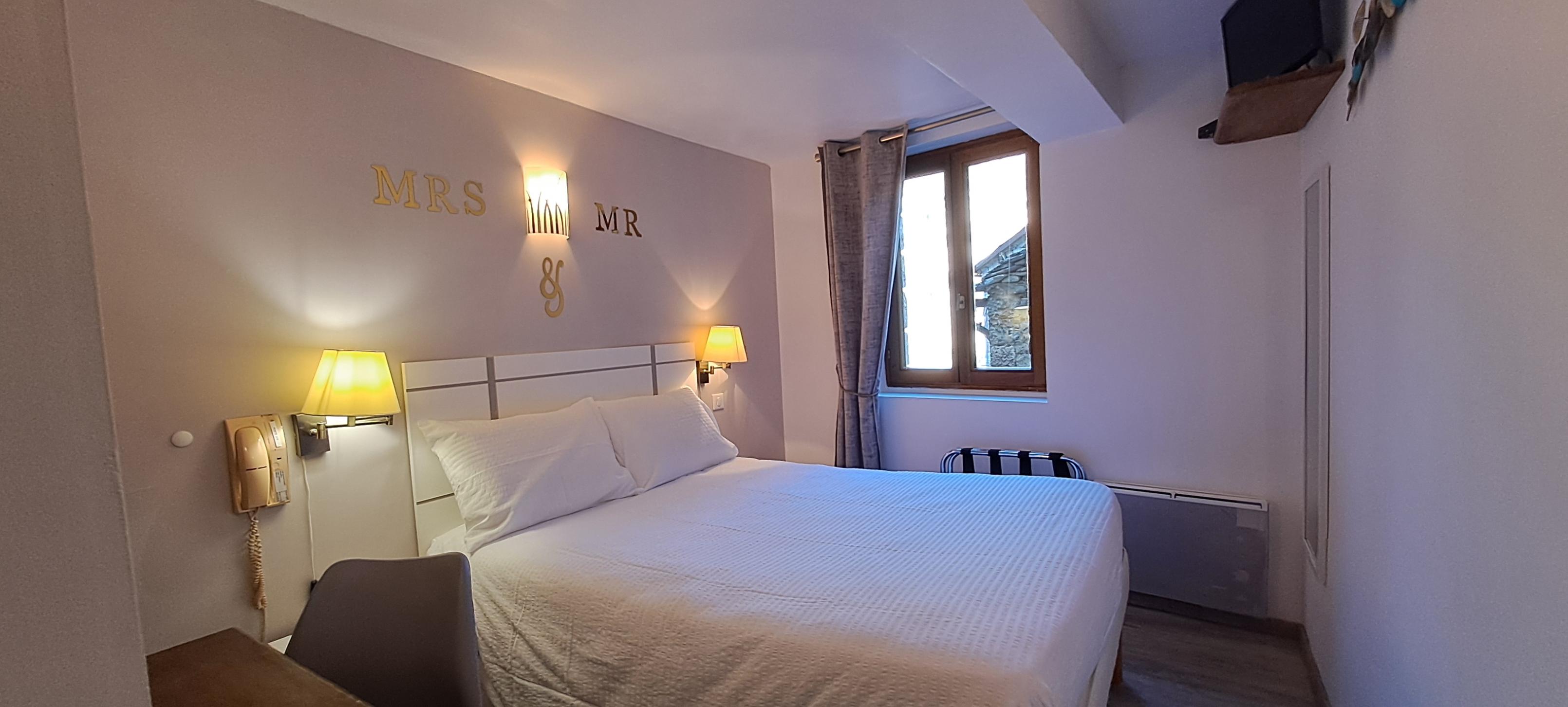 STANDARD CATEGORY ROOM IN THE HEART OF VILLAGE